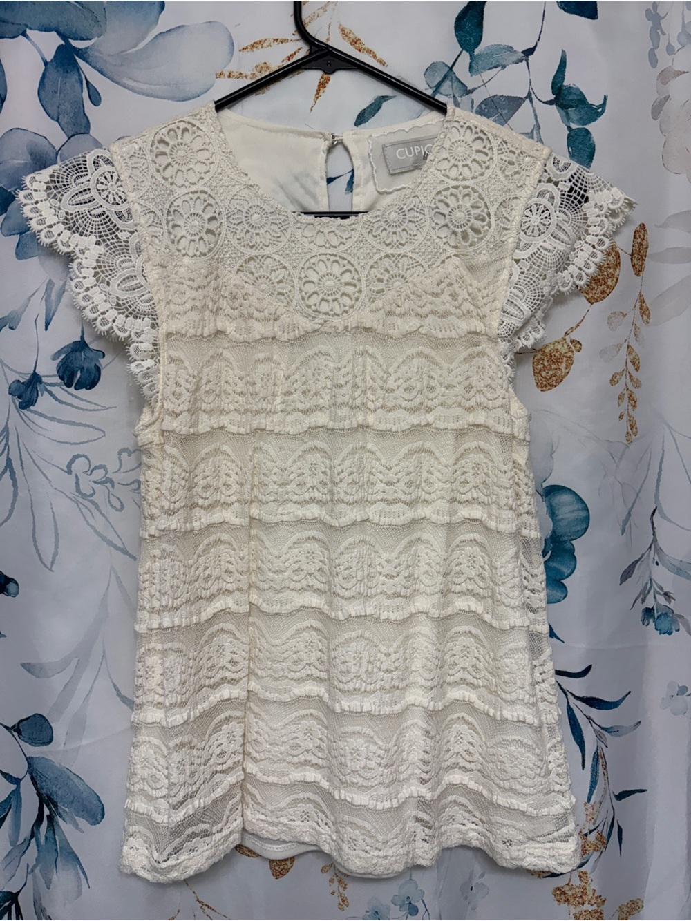 Cupio Women’s Ivory Lace Flutter Sleeve Blouse
